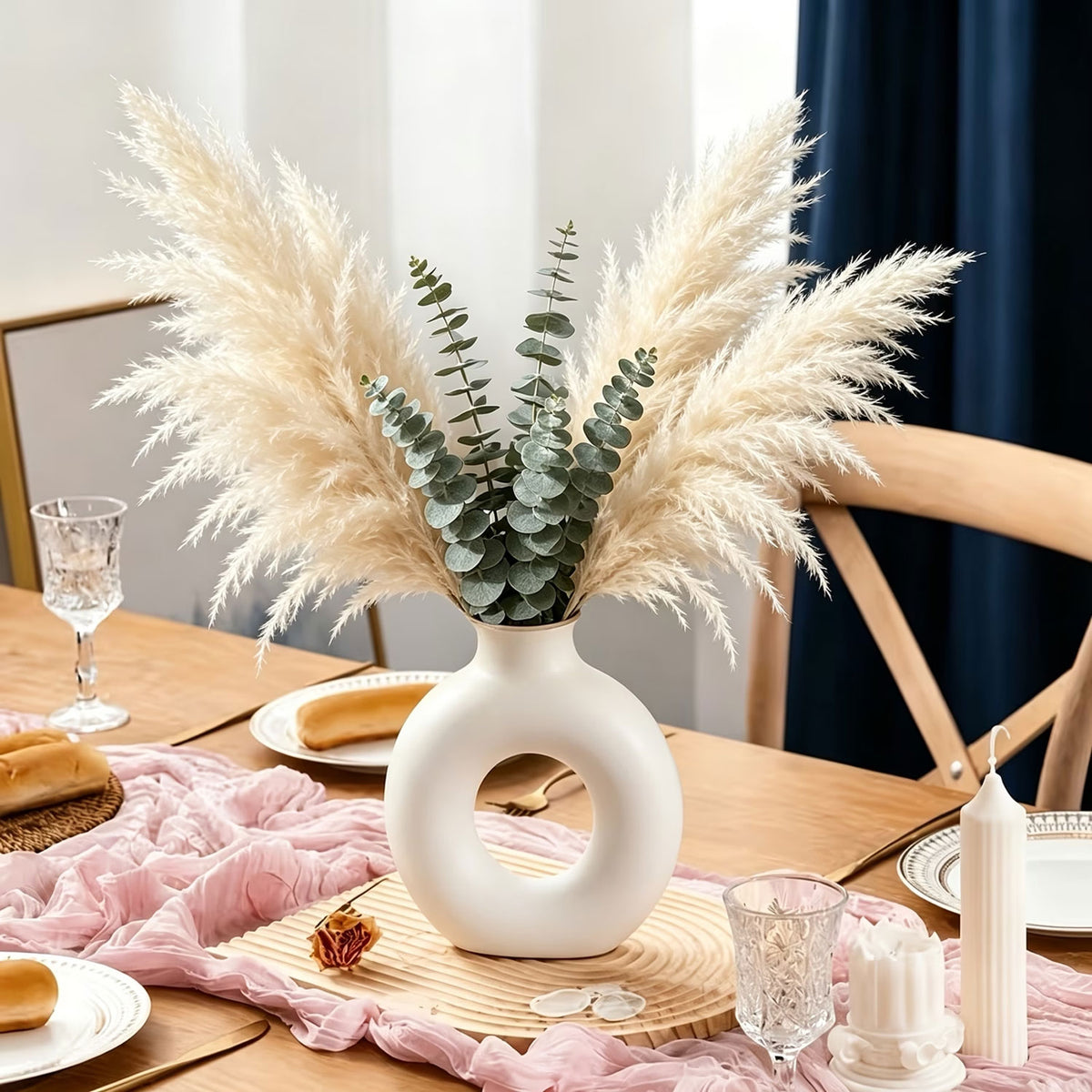 Aesthetic White Donut Vase for Tabletop Décor