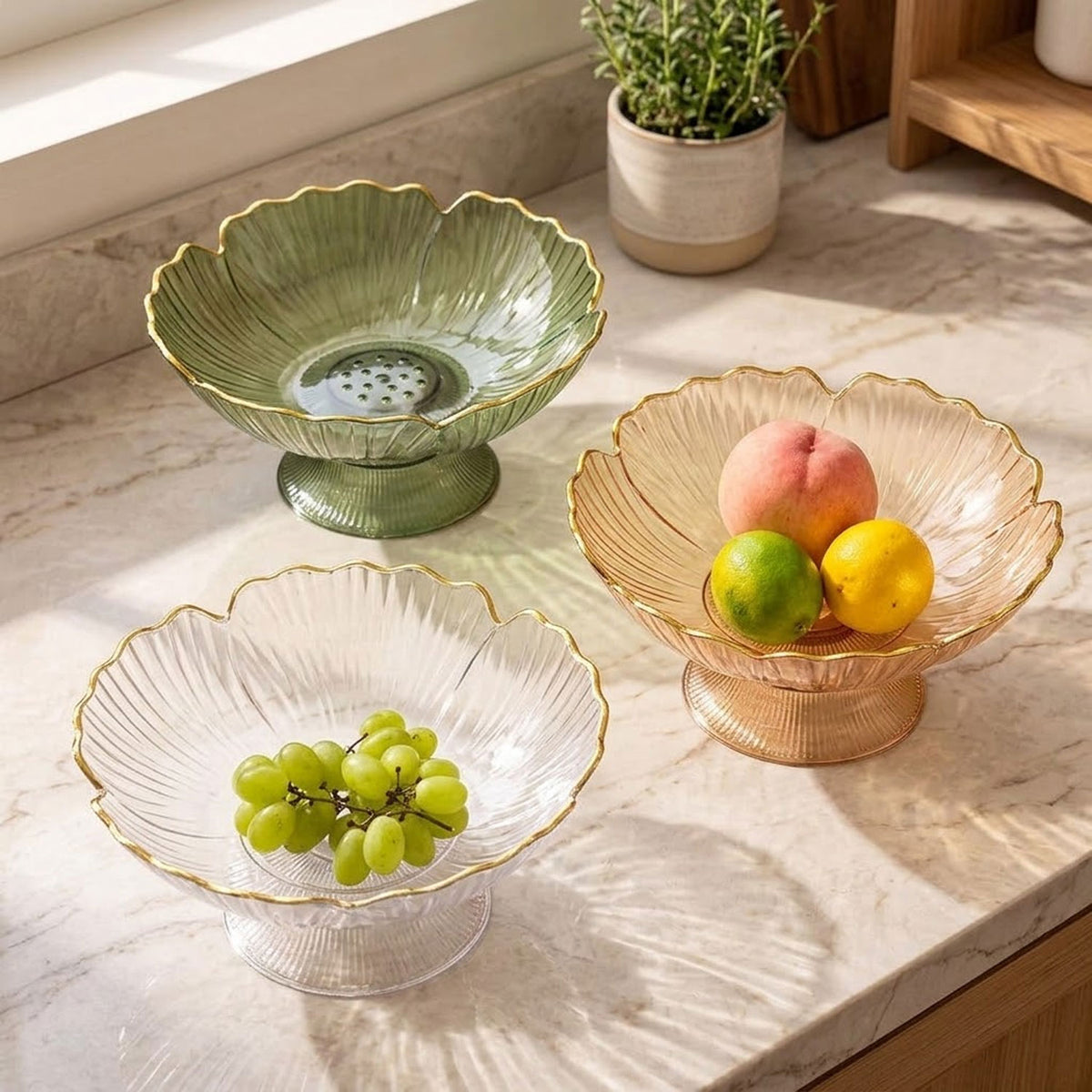 Drainage holes in a fruit and vegetable washing bowl